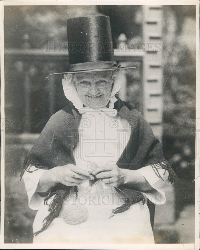 1926 Mrs Roberts Mekidnethshire Wales Press Photo - Historic Images