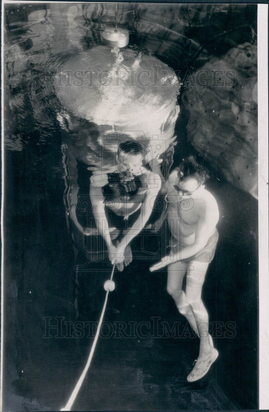 1942 Navy Training Escape Sub Press Photo - Historic Images