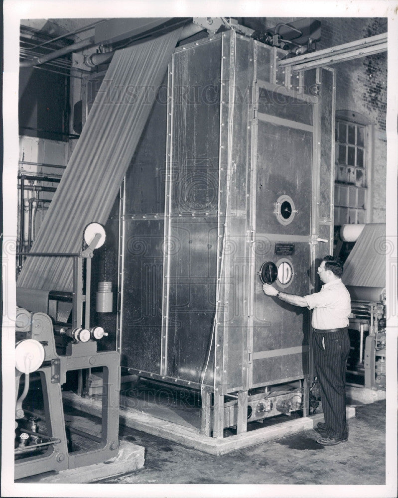 1949 Vat-Craft Corp Dyeing Fabric Press Photo - Historic Images