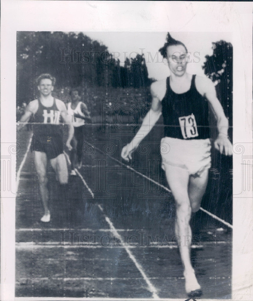 1945 Sweedish Runner Gunder Haegg Press Photo - Historic Images