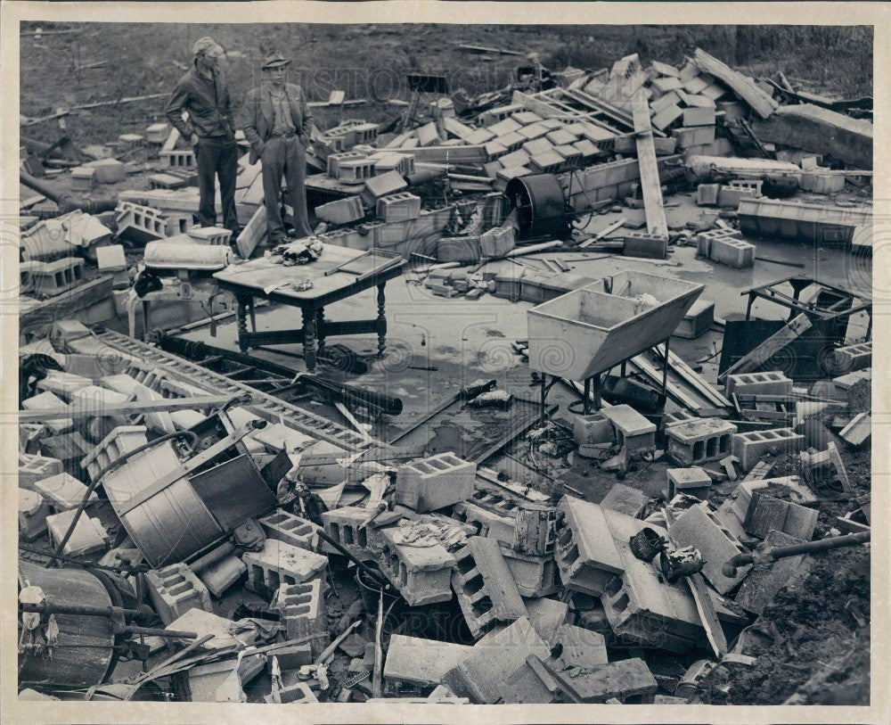 1946 Windsor Canada Tornado Press Photo - Historic Images