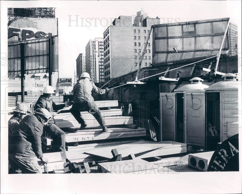 1971 Detroit Wind Storm Bell Bldg Press Photo - Historic Images