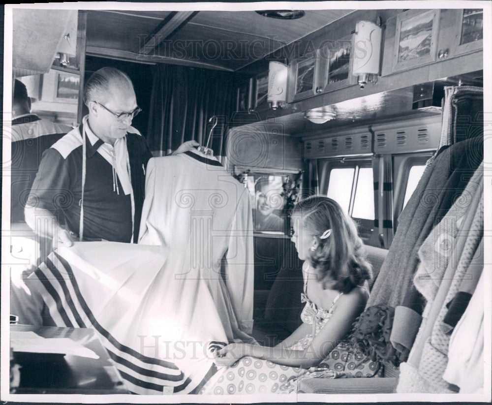 1955 Utah Mobile Clothing Store Press Photo - Historic Images