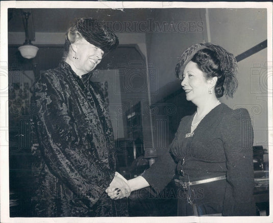 1944 1st Ladies Roosevelt & Quezon Press Photo - Historic Images