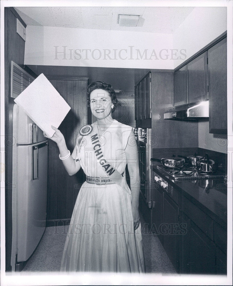 1959 Mrs Michigan Elizabeth Stokes Press Photo - Historic Images