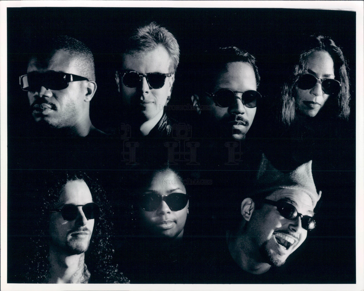 1994 Band Kris Kringle Rocks Press Photo - Historic Images