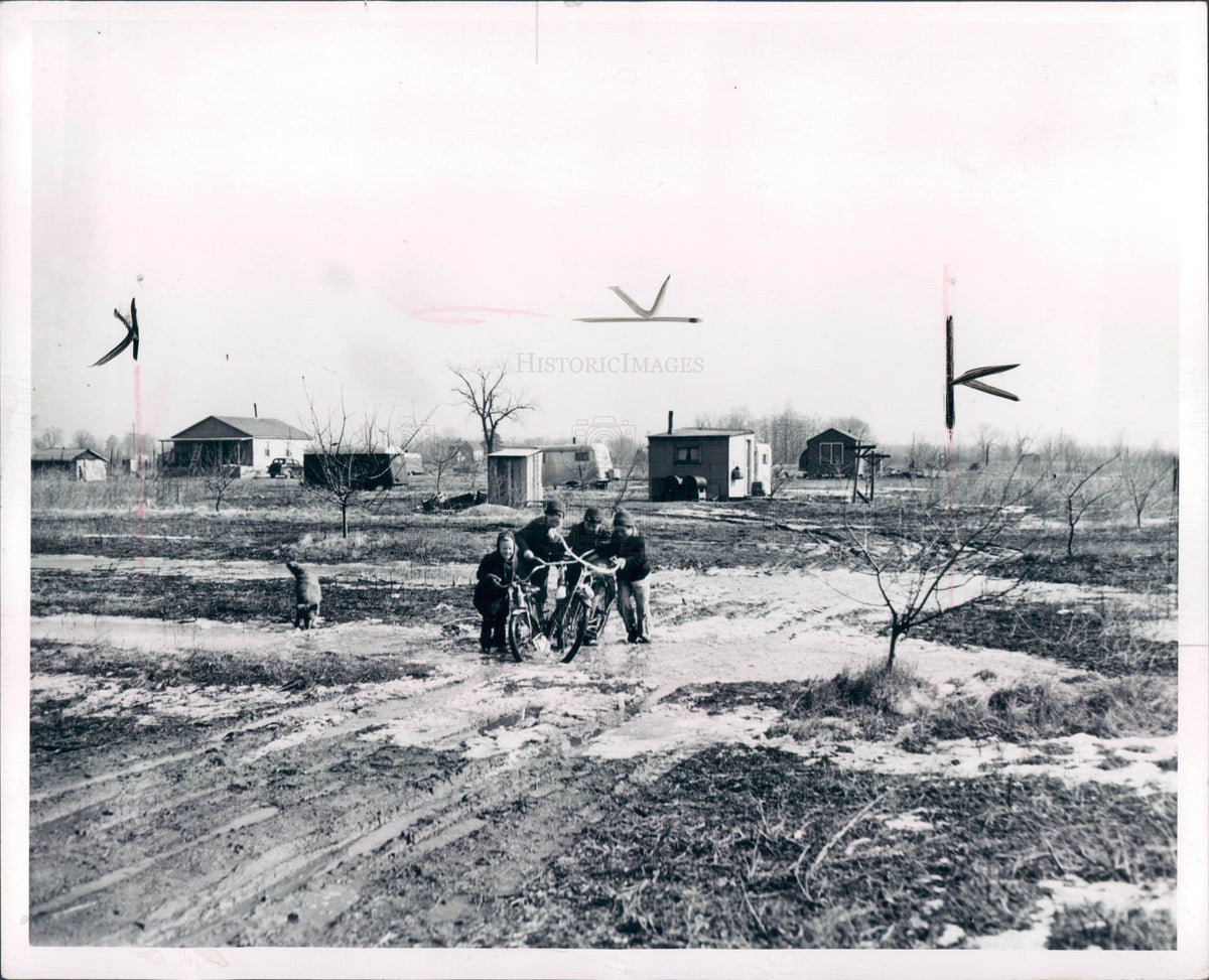 1943 Willow Run MI National Defense Housing Press Photo - Historic Images