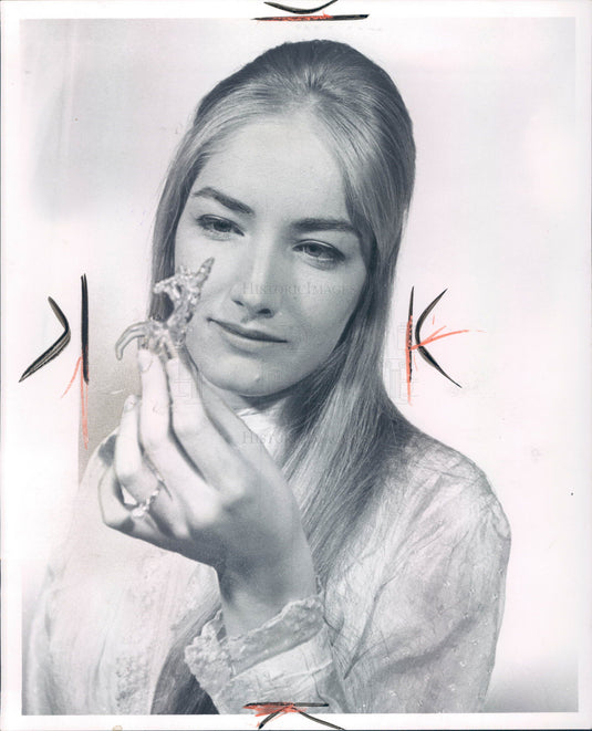 1964 Univ Detroit Actress Holly Hood Press Photo - Historic Images