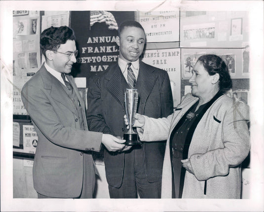 1943 Detroit Damascus Blades Club Press Photo - Historic Images
