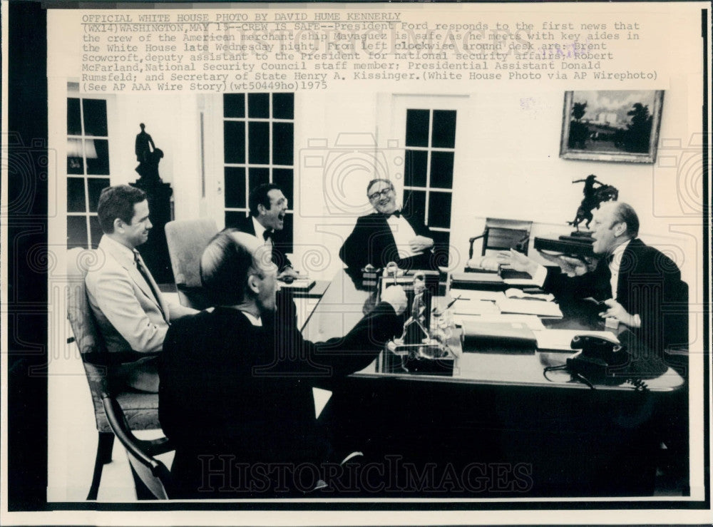 1975 US President Ford and Staff Press Photo - Historic Images