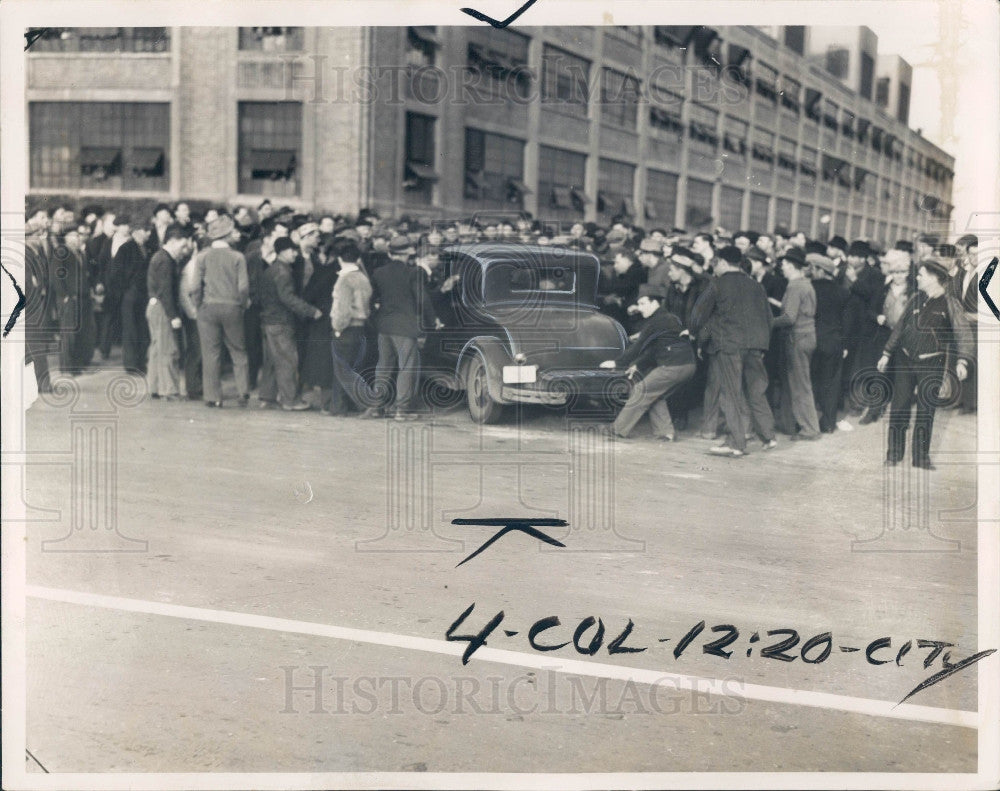 1938 Detroit UAW Dues Drive Fisher Plant Press Photo - Historic Images