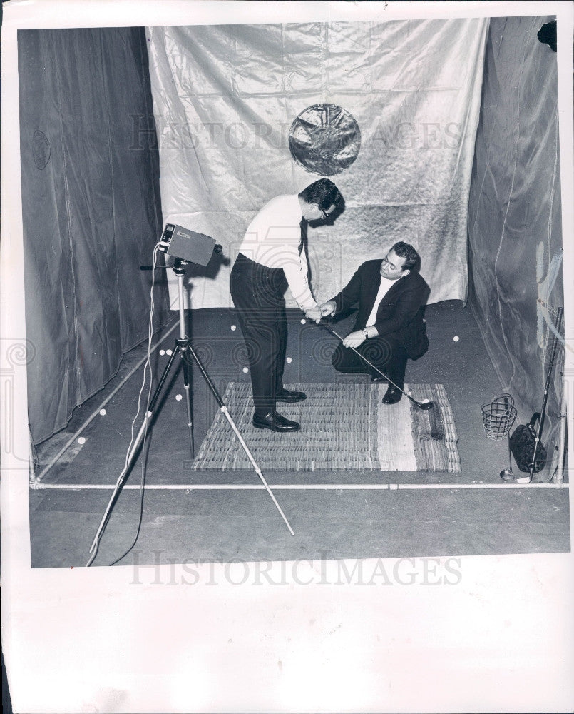 1966 Golfer Chet Jarvor Teaches Golf on TV Press Photo - Historic Images