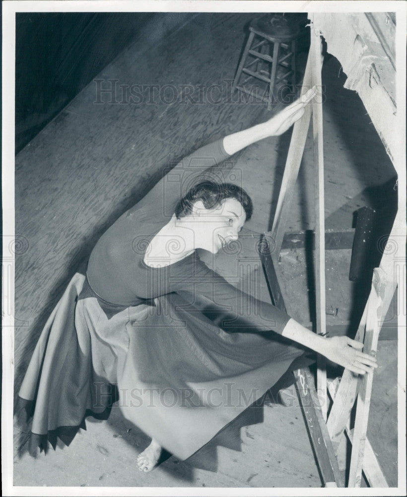 1957 Dancer Pat Welling Press Photo - Historic Images