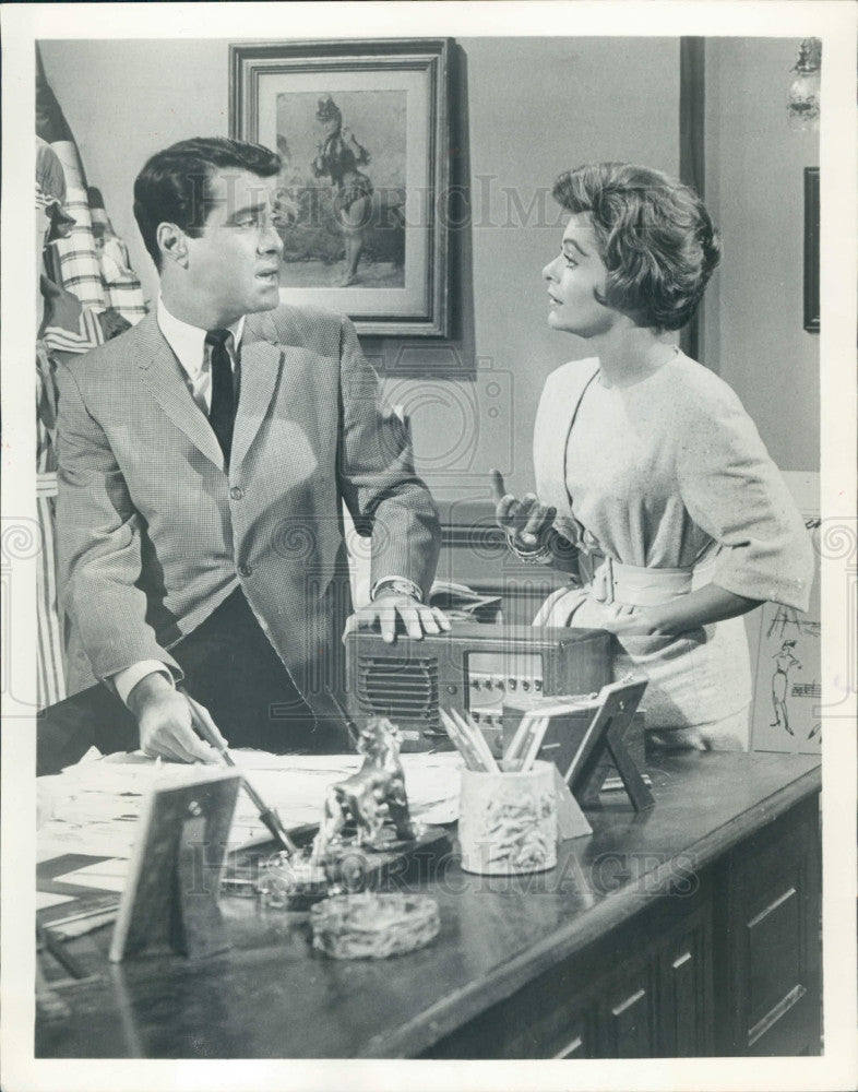 1961 Actors Tony Travis Rebecca Wells Press Photo - Historic Images