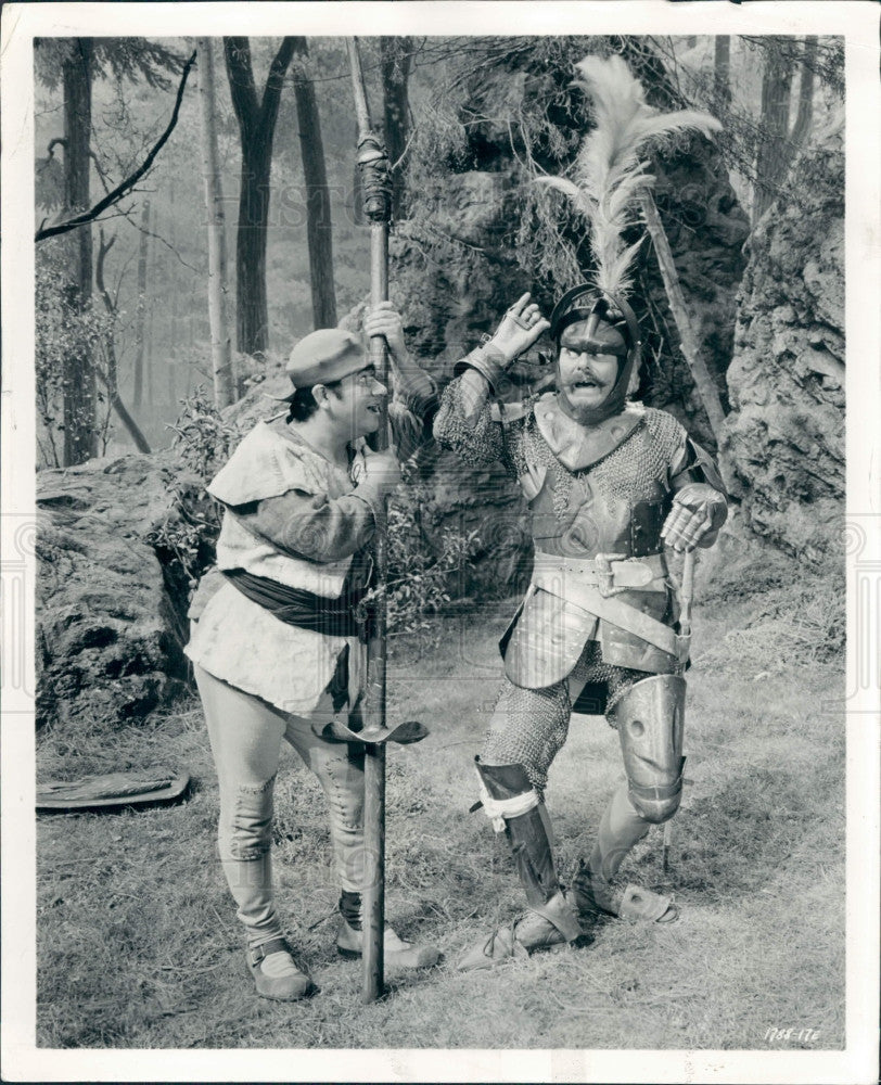 1962 Actors Terry Thomas &amp; Buddy Hackett Press Photo - Historic Images