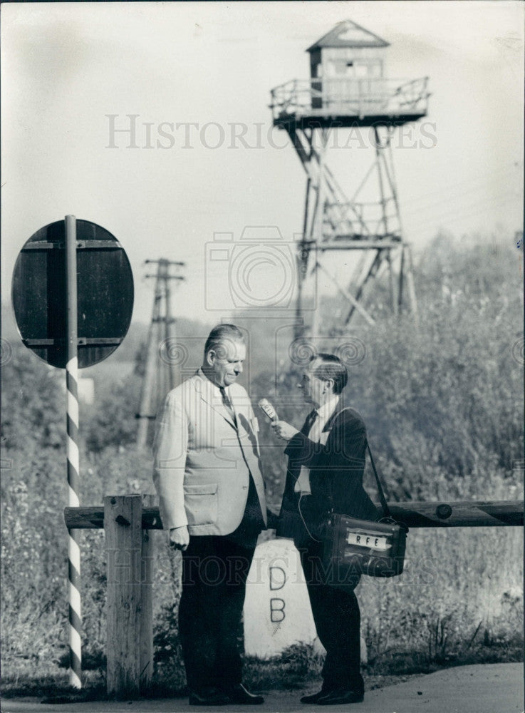 1966 Ford Motor Company Thomas Reid Press Photo - Historic Images