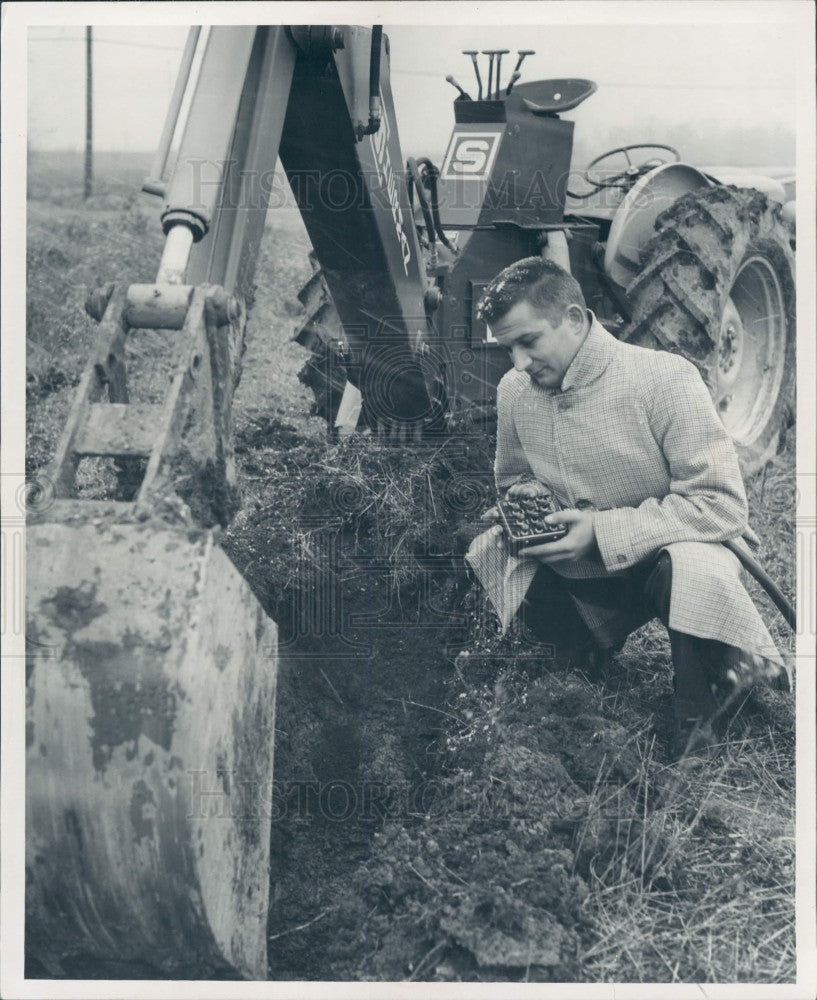 1957 Hydraulic Digger Press Photo - Historic Images