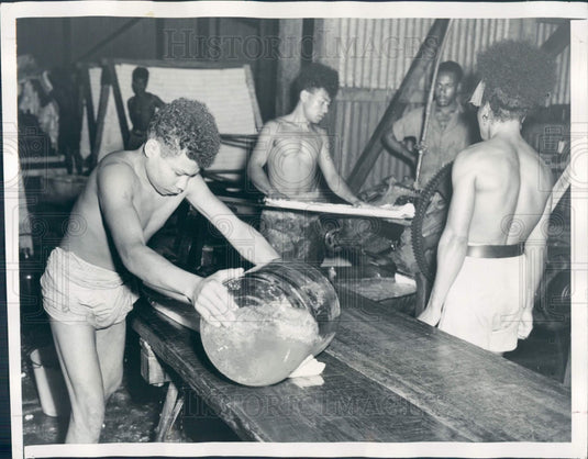 1944 New Guinea Rubber Production Press Photo - Historic Images
