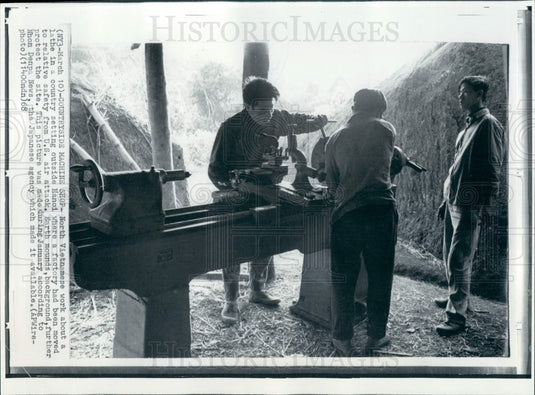 1968 Hanoi Vietnam Machine Shop Press Photo - Historic Images
