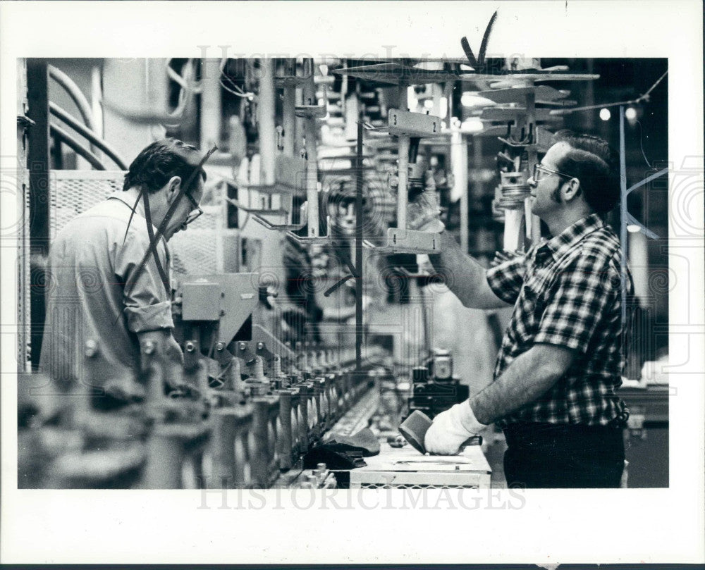 1980 Dearborn MI Ford Engine Plant Press Photo - Historic Images