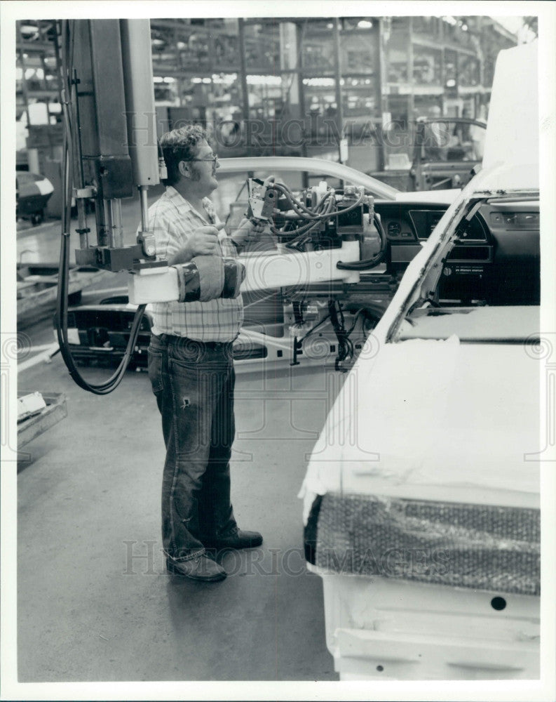 1990 Lorain OH Ford Motor Co Plant Press Photo - Historic Images