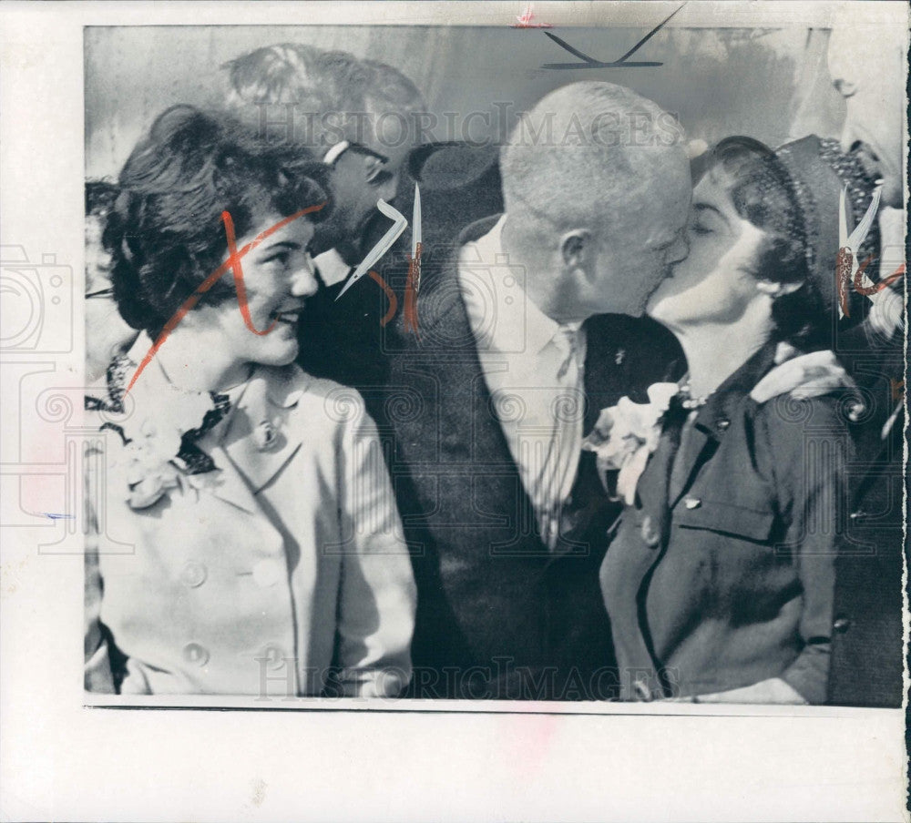 1962 Astronaut John Glenn &amp; Family Press Photo - Historic Images