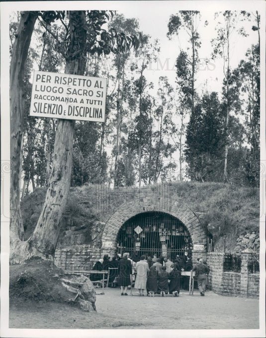 1949 Rome Grotto of the Three Fountains Press Photo - Historic Images