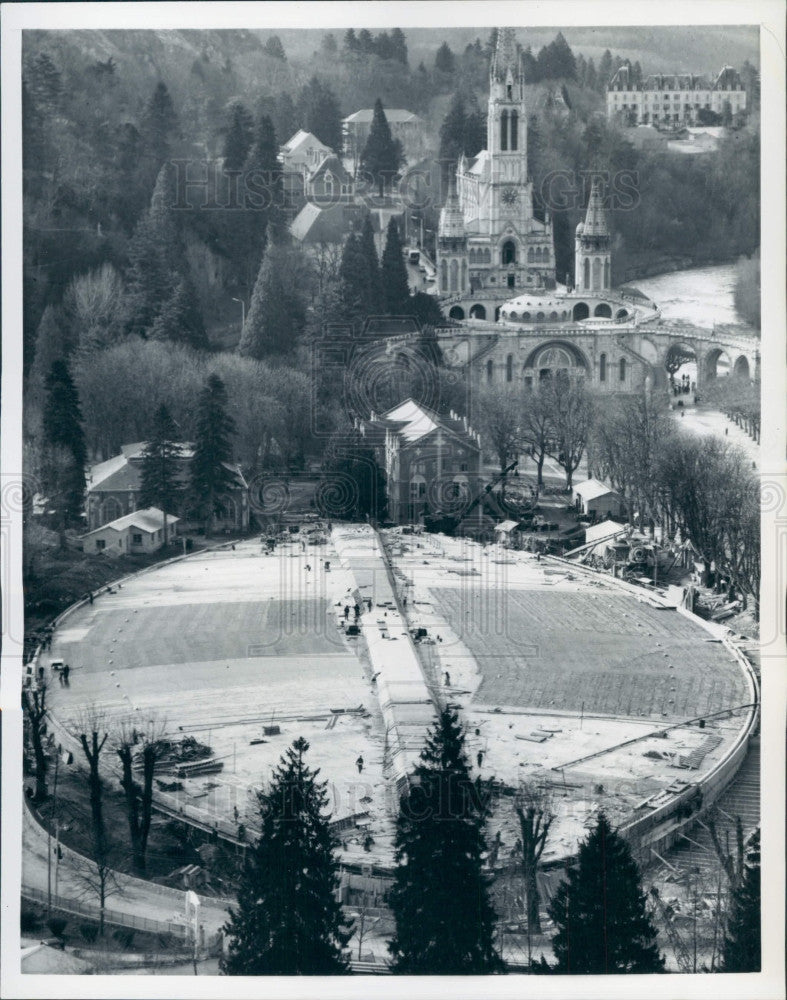 1958 Lourdes France Underground Basilica Press Photo - Historic Images