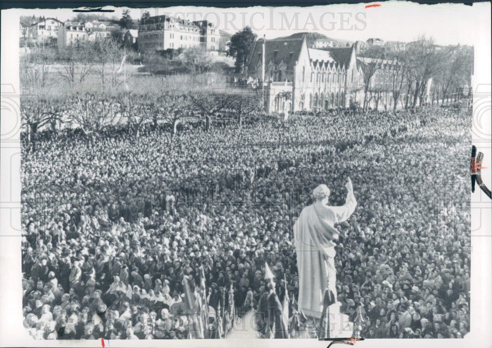 1958 Lourdes France Ceremony Press Photo - Historic Images