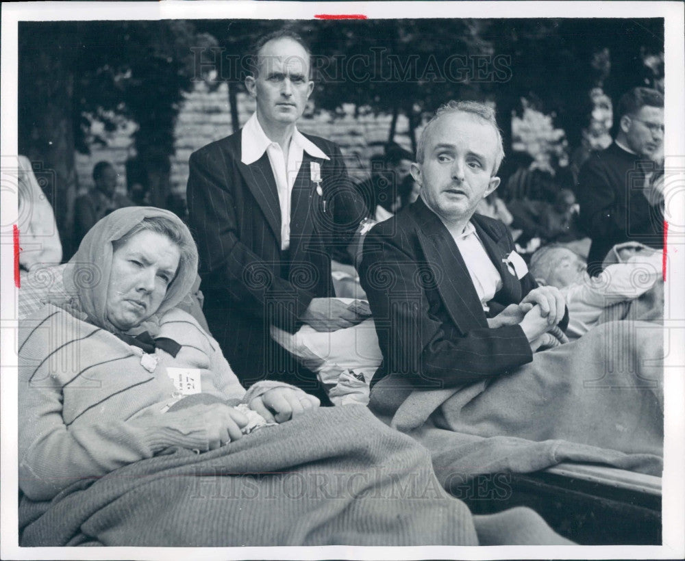 1952 Lourdes France Grotto Press Photo - Historic Images