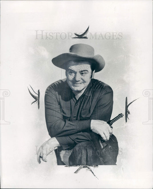 1956 Actor Ernest Borgnine Press Photo - Historic Images