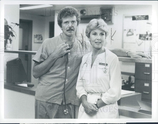 1981 Actors Robert Reed & Michael Learned Press Photo - Historic Images