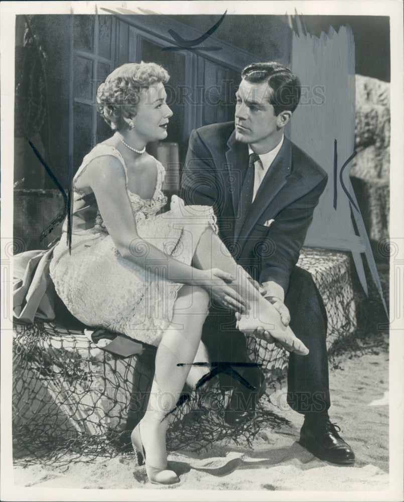 1956 Actors Betty Hutton &amp; Dana Andrews Press Photo - Historic Images