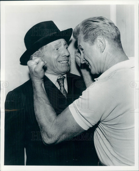 1959 Actors Sam Jaffe & Lloyn Bridges Press Photo - Historic Images