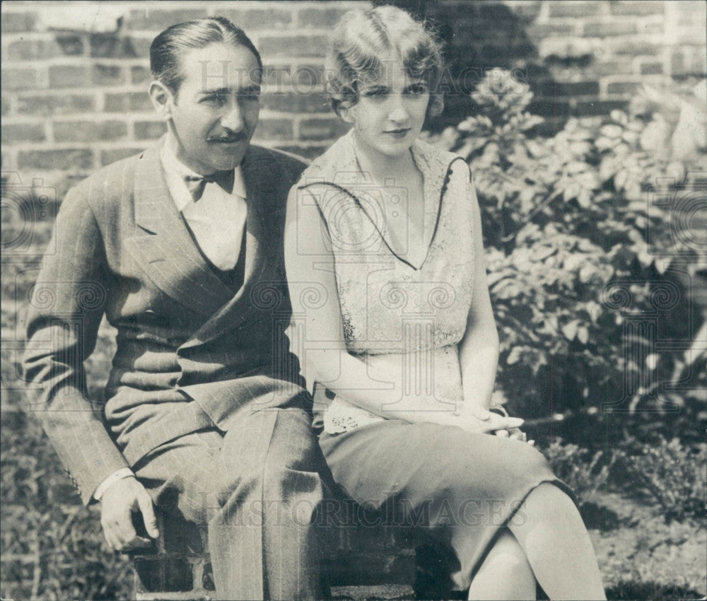 1928 Actors Adolphe Menjou/Kathryn Carver Press Photo - Historic Images