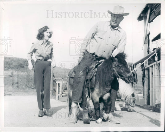 1953 Doc Elliott Overloads Pony Press Photo - Historic Images