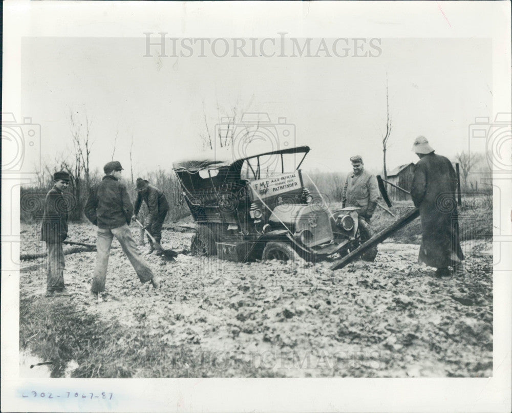 1956 Detroit MI Glidden Tour Stuck Press Photo - Historic Images