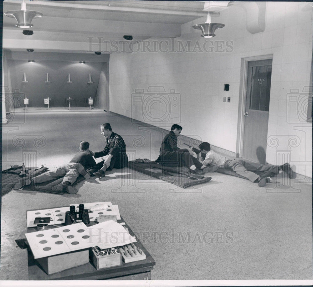 1952 Univ Detroit Rifle Range Press Photo - Historic Images