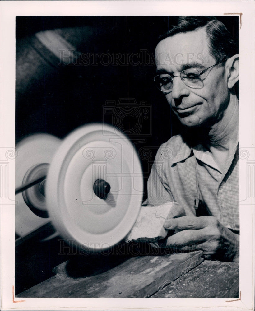 1950 Polishing Alabaster Press Photo - Historic Images