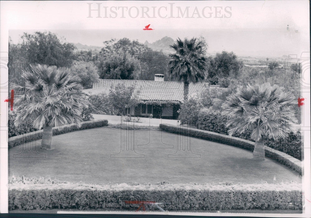 1958 Elizabeth Arden Arizona Resort Press Photo - Historic Images