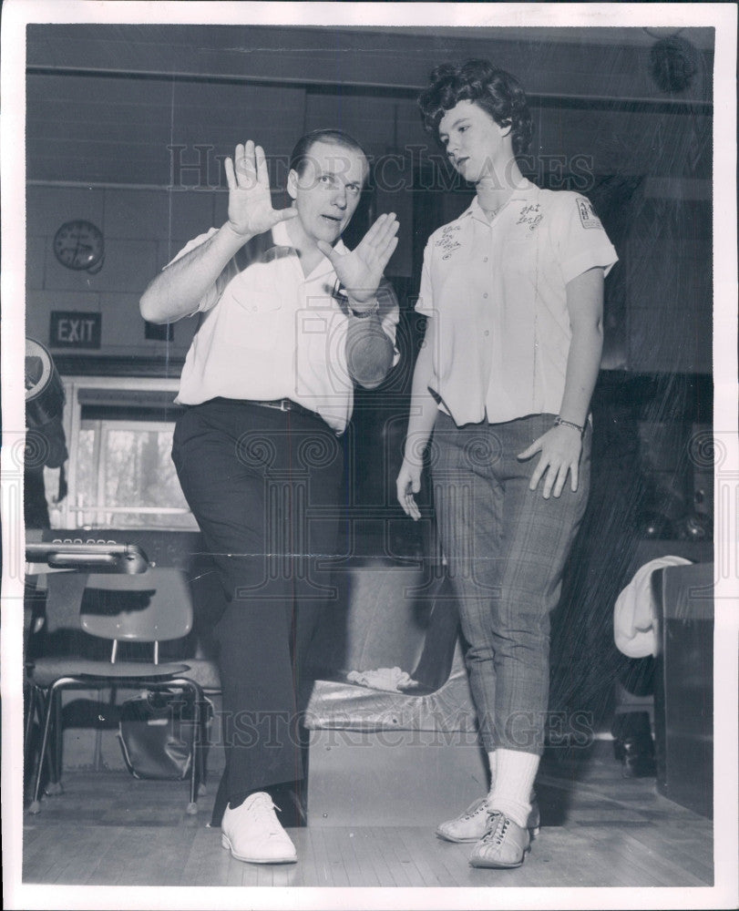 1964 Bill Brock Bowling School Press Photo - Historic Images