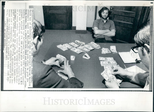 1973 Sacramento CA IRS Accepts Cash Press Photo - Historic Images