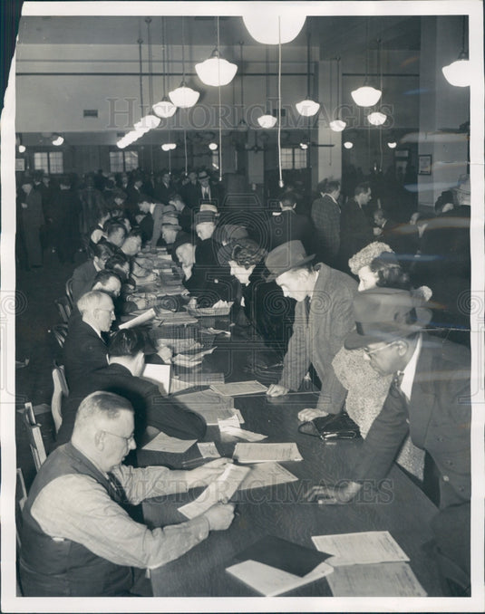 1940 Detroit Income Tax Line Press Photo - Historic Images
