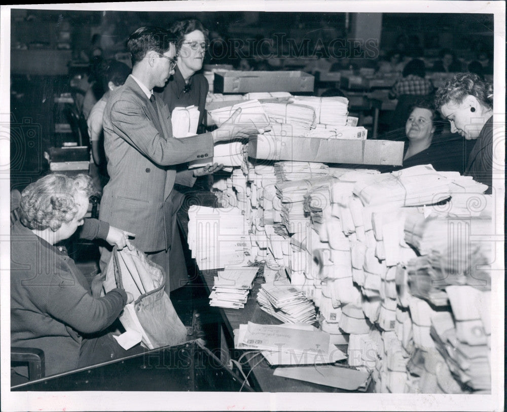 1952 Detroit Income Tax Processing Press Photo - Historic Images