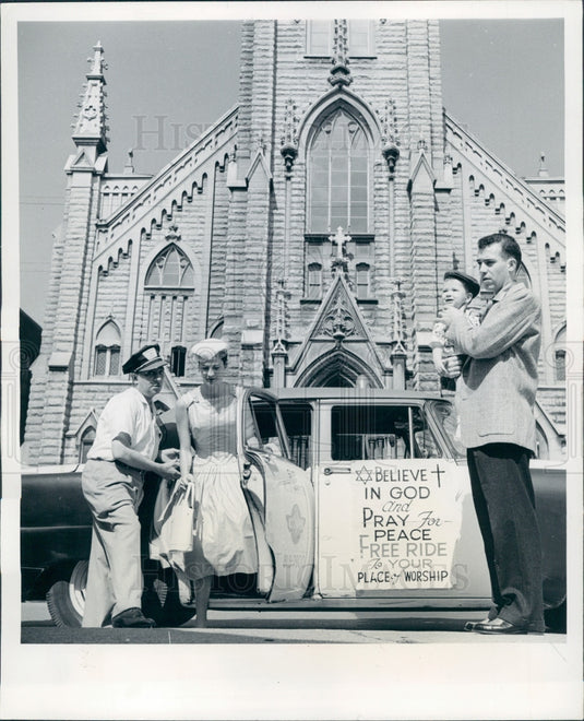 1957 Taxicab Free Ride to Church Press Photo - Historic Images