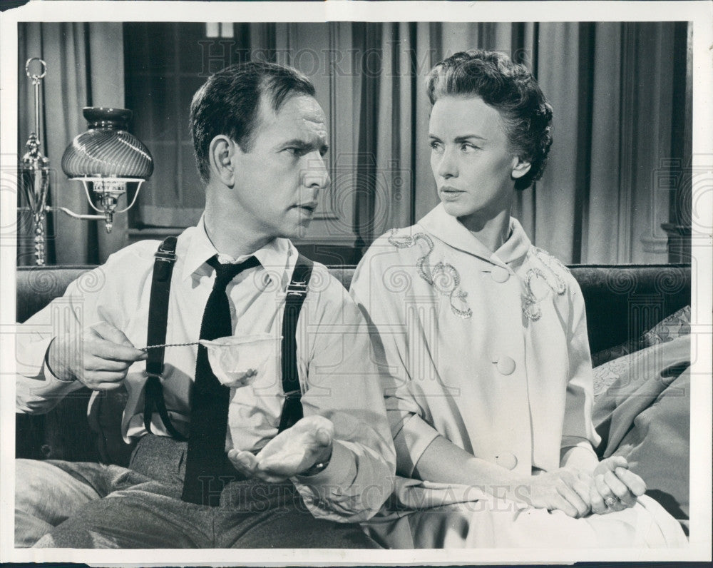1957 Actors Jessica Tandy Hume Cronyn Press Photo - Historic Images