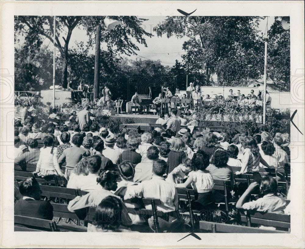 1946 Detroit News Radio Coffee Club Program Press Photo - Historic Images