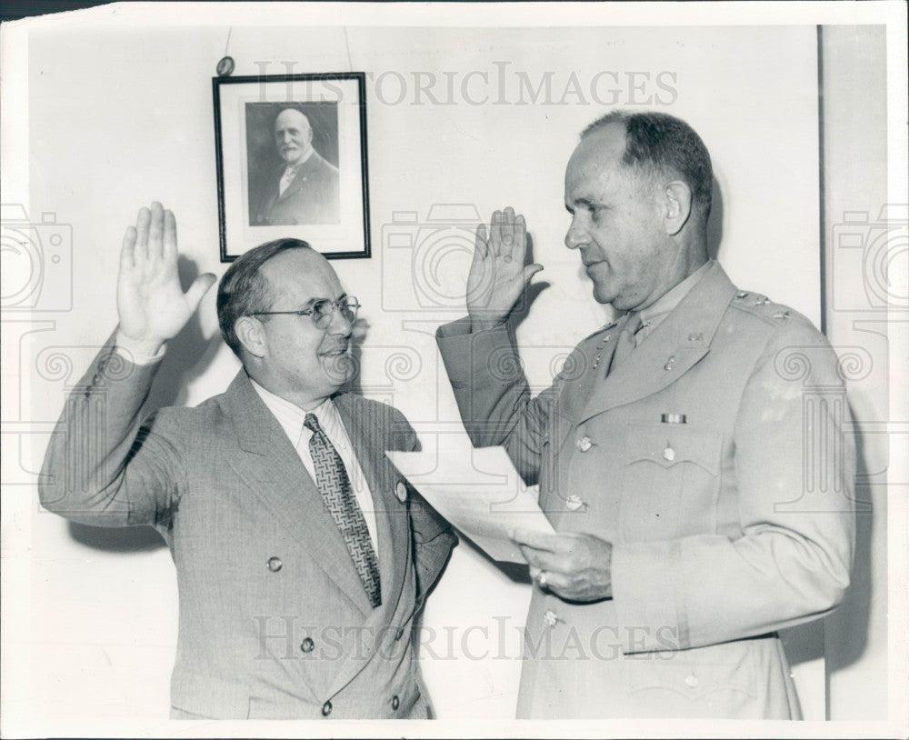 1942 Detroit JL Hudson Exec Oscar Webber Press Photo - Historic Images