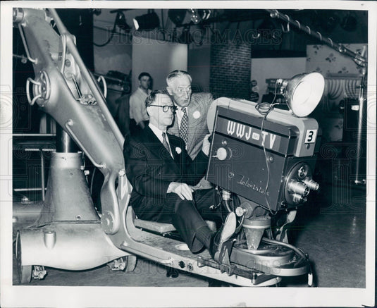 1952 Detroit MI Sports Announcer Ty Tyson Press Photo - Historic Images