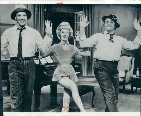 1956 Dan Dailey/Sheree North/Ernest Borgnine Photo - Historic Images